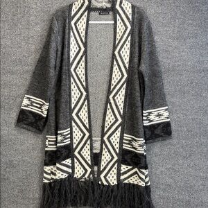 In Style Geometric Gray and white Midi Length Acrylic Cardigan Women’s M/L